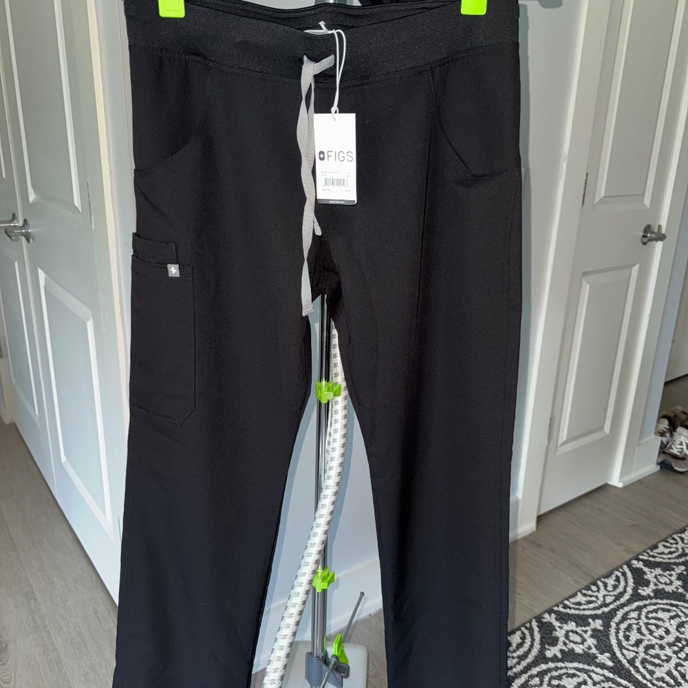Women's Kade Cargo Scrub Pants - Black